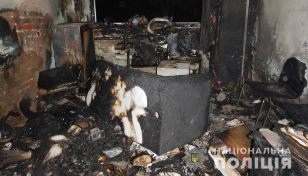 На Миколаївщині підпалили сільраду, пошкоджена техніка та документи