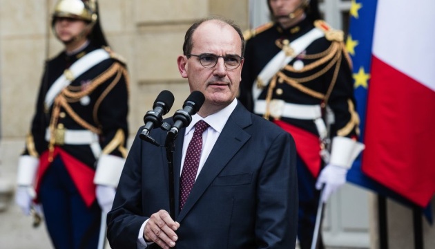 Прем'єр Франції оголосив про посилення карантину через штам Омікрон