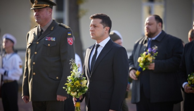 El presidente honra la memoria de los caídos por Ucrania
