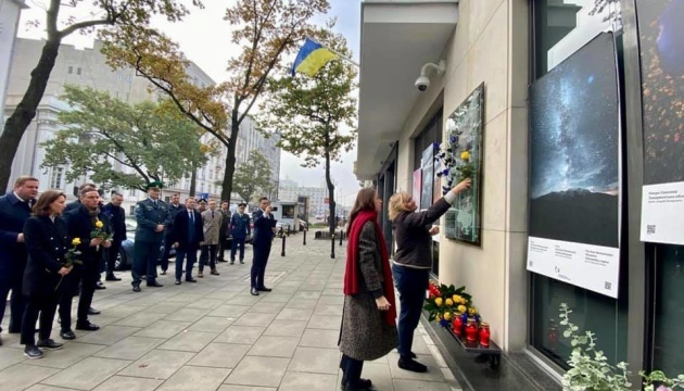 W Warszawie uczczono pamięć obrońców Ukrainy
