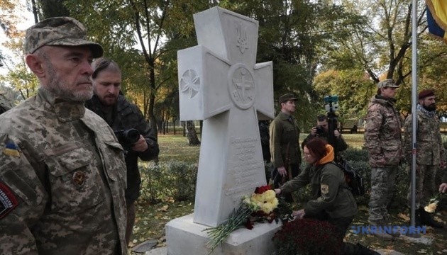 W Kijowie odsłonięto pamiątkowy krzyż obrońcom Ukrainy