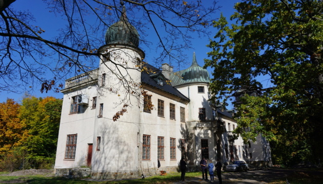 На Черкащині старовинному палацу повернуть первісний вигляд