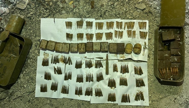 W obwodzie donieckim znaleziono schronienie z setkami sztuk amunicji