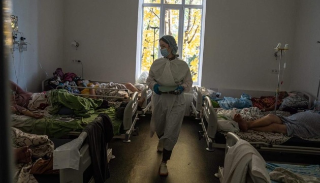 Во Львовской области три больницы заполнены на 100% COVID-больными