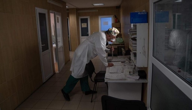 Na Ukrainie w ciągu doby zarejestrowano 11 327 przypadków koronawirusa