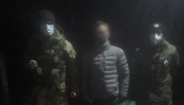 Прикордонники виявили в зоні ЧАЕС сталкера з Росії