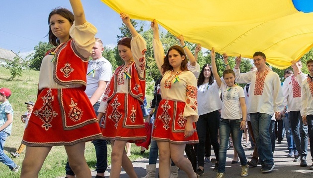 Опитування показало, скільки громадян України цікавляться питаннями діаспори