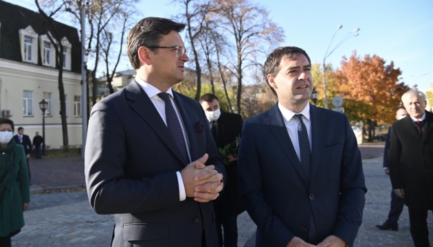 Ministros de Asuntos Exteriores de Ucrania y Moldavia se reúnen en Kyiv
