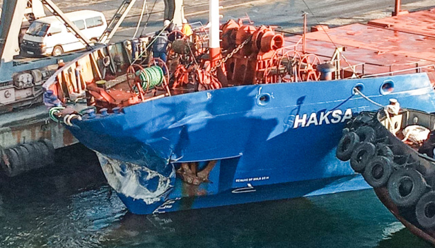 Турецкое судно HAKSA столкнулось с причалом в Черноморске