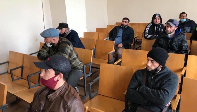 Біля «суду» в окупованому Сімферополі затримали 21 кримського татарина