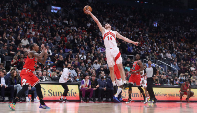 НБА: «Торонто» програв вдома «Чикаго», Михайлюк набрав 5 очок  