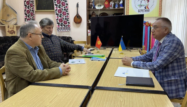 У Киргизстані посол провів зустріч з з головою українського товариства