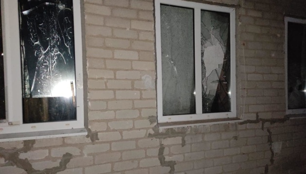 Окупанти обстріляли з артилерії Трьохізбенку, пошкоджені п'ять будинків