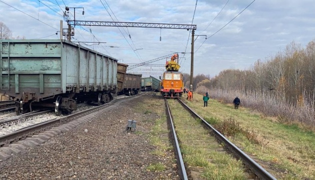Укрзалізниця попереджає про затримку поїздів через аварію на Житомирщині