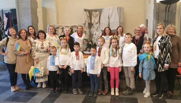 У Бельгії діти української школи відвідали виставку «Тиждень українського мистецтва»