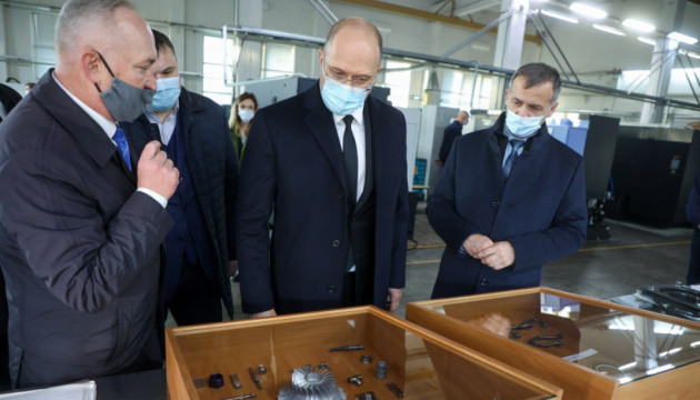 Луцький завод «Мотор» конкурентоспроможний на світовому рівні – Шмигаль
