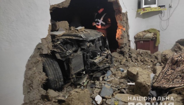 Verkehrsunfall in Region Odessa:  Auto durchbricht Wand und landet in der Küche