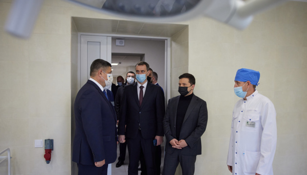 Зеленський побував у відремонтованому приймальному відділенні Ізмаїльської лікарні