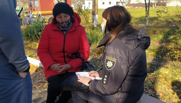 На Черкащині поліція затримала жінку - «рахувала» виборців на виході з дільниці
