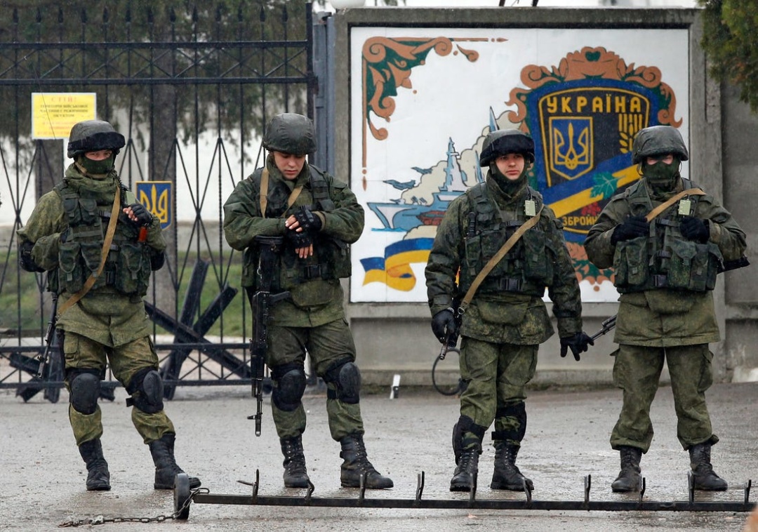 Tropas rusas durante la captura de Crimea
