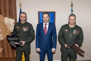 Монастирський вручив комбатам нагородну зброю, яка належала Киві