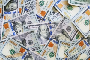 НБУ минулого тижня продав на міжбанку $321 мільйон