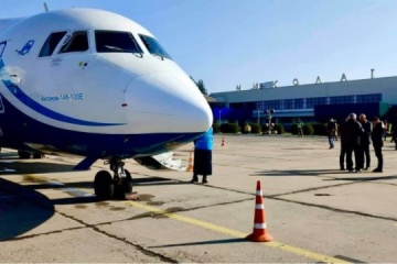 Neue ukrainische Fluggesellschaft Air Ocean Airlines absolviert Erstflug mit AN-148