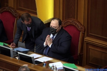 Rada beauftragt Stefantschuk, Oligarchengesetz unverzüglich zu unterzeichnen 