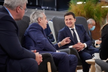 Zełenski uzgodnił z prezydentem Argentyny wymianę wizyt