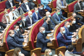 ウクライナ国会、副首相３名を任命