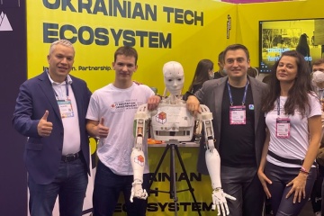 Estudiantes del Instituto Politécnico de Kyiv presentan dos robots en la Web Summit 2021