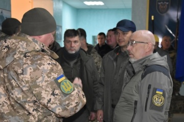 Reznikov: Regresaremos a las fronteras internacionalmente reconocidas de Ucrania en Crimea, Donbás