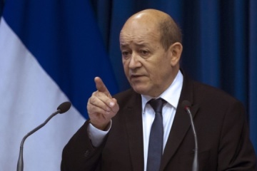 Francja ostrzega Rosję przed poważnymi konsekwencjami w przypadku inwazji na Ukrainę
