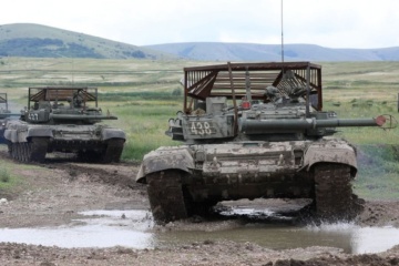Vier russische Panzer nahe Charkiw zerstört