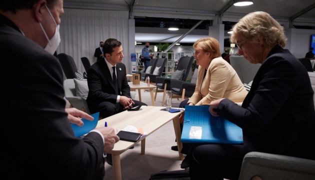 Zelensky, Merkel meet in Glasgow