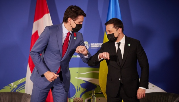 Zełenski rozmawiał z Trudeau o uproszczeniu wjazdów do Kanady dla Ukraińców