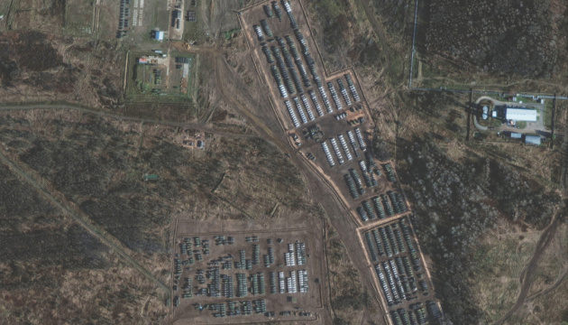 POLITICO оприлюднило супутникові знімки з технікою РФ біля кордонів України