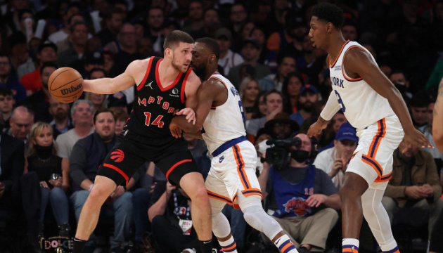 НБА: 15 очок Михайлюка допомогли «Торонто» перемогти «Нью-Йорк Нікс» 