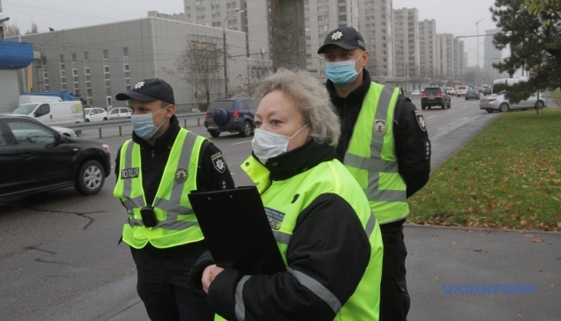 Поліція не перевіряє COVID-сертифікати на вулиці – Клименко