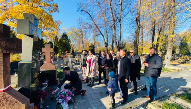 Посольство в Польщі вшанувало пам’ять українців у Варшаві