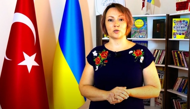«Еміграція навиворіт»: Українці в Туреччині зняли відео про адаптацію в еміграції