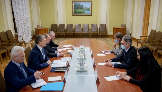 Mashovets, Sweden's ambassador discuss security situation in eastern Ukraine