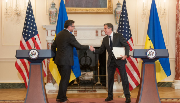Блінкен запевнив Кулебу в готовності збільшити оборонну допомогу Україні - Держдеп