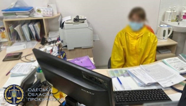В Одесі викрили медиків, які налагодили «конвеєр» фейкових COVID-паспортів