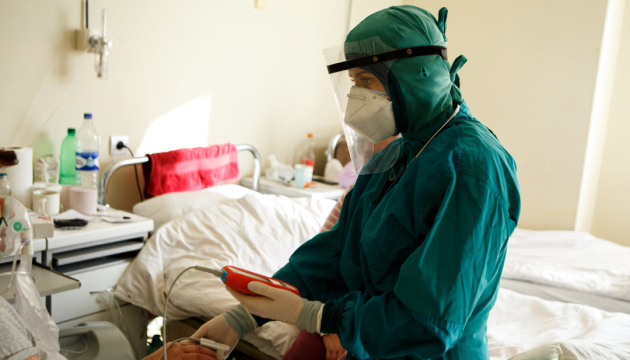 В Украине за сутки – 5 804 случая коронавируса