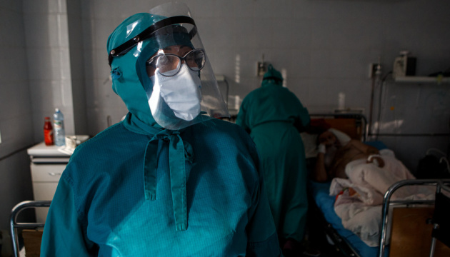 В Украине за неделю COVID-19 заболели более 161 тысячи человек