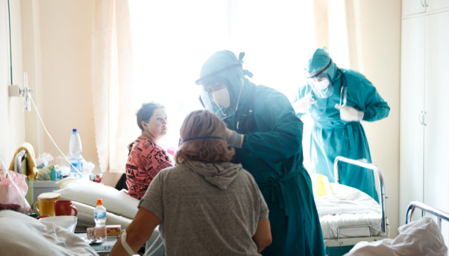 Na Ukrainie zarejestrowano ponad 6000 nowych przypadków koronawirusa