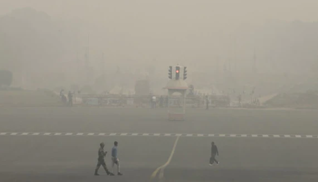 У Делі закривають всі школи на тиждень через смог
