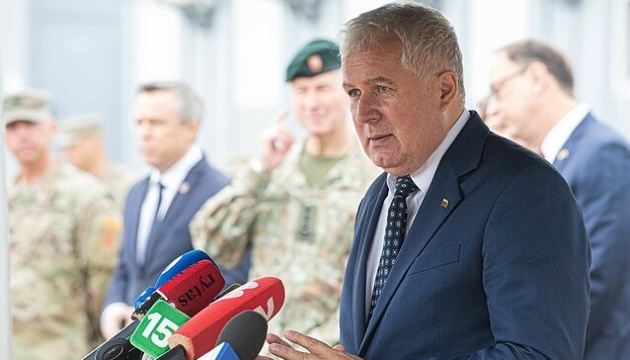 Titular de Defensa lituano: Puede que la crisis migratoria sirva para encubrir la agresión de Rusia contra Ucrania