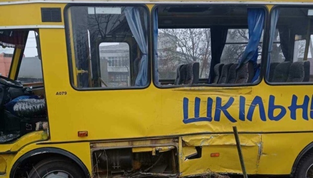 Verkehrsunfall in Region Lwiw: Schulbus mit 12 Schülern kollidiert mit LKW